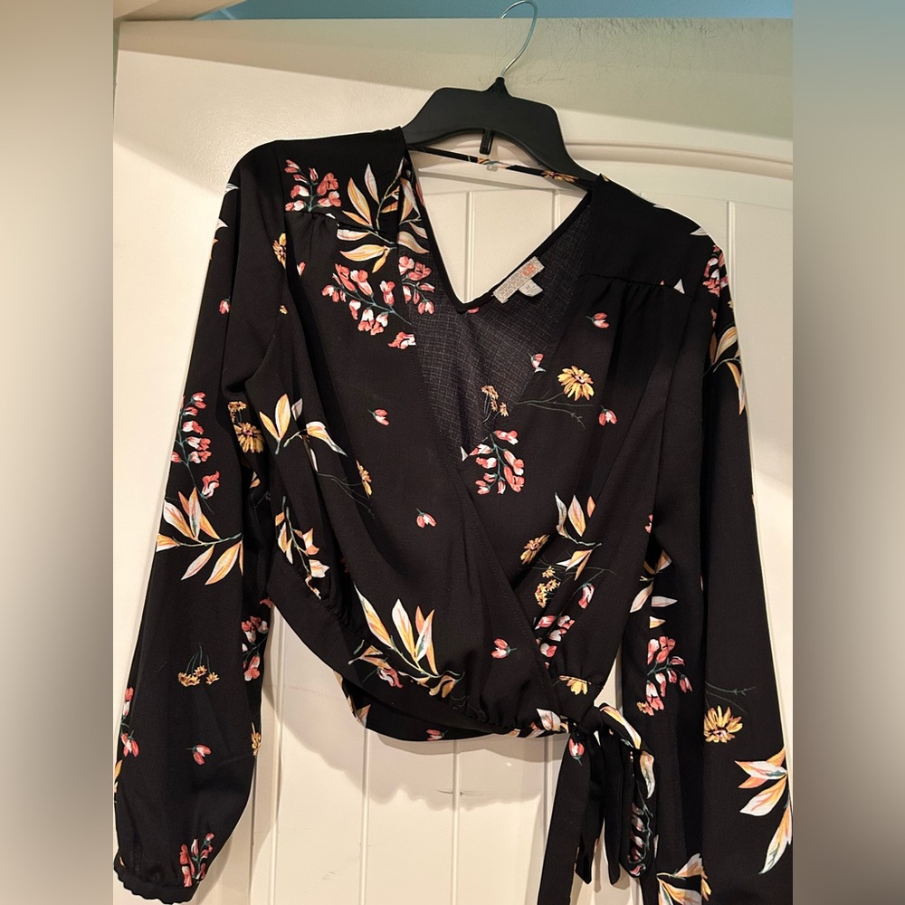 🌹GB Girls Black Floral Wrap Top